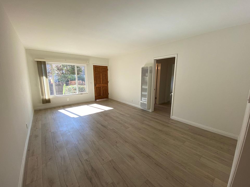 1st image of 1128 20th St APT 3