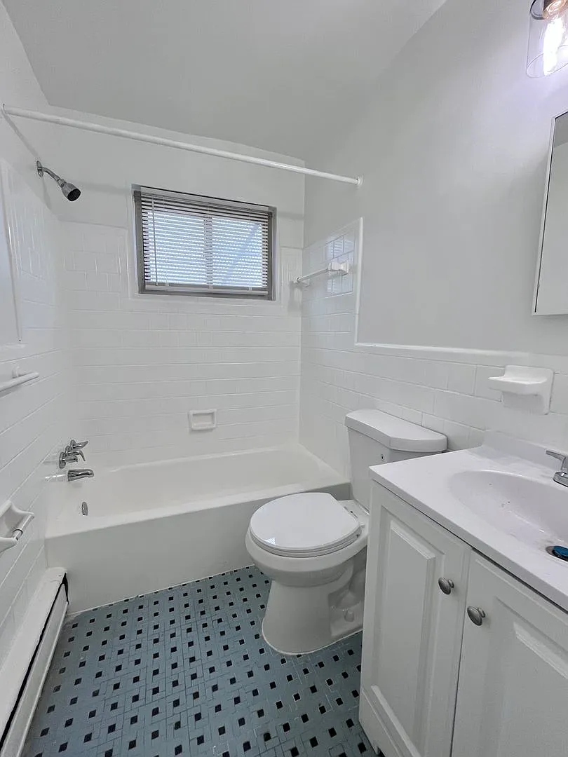 612 12th St NE — Photo 4