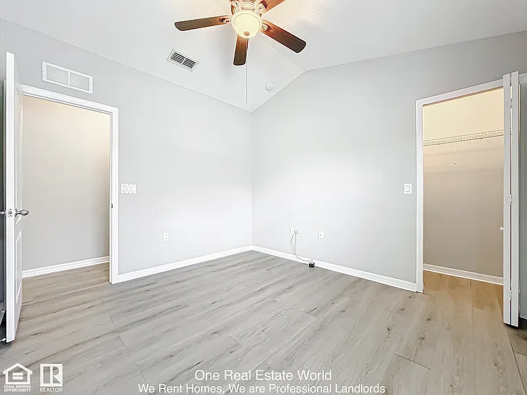 5361 Windsor Lake Cir — Photo 15