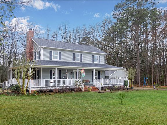 3rd image of 305 Farmdale Rd