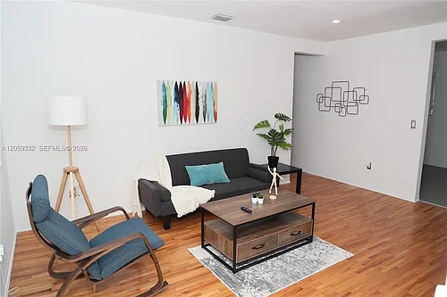 215 Antilla Ave #4 Photo 1