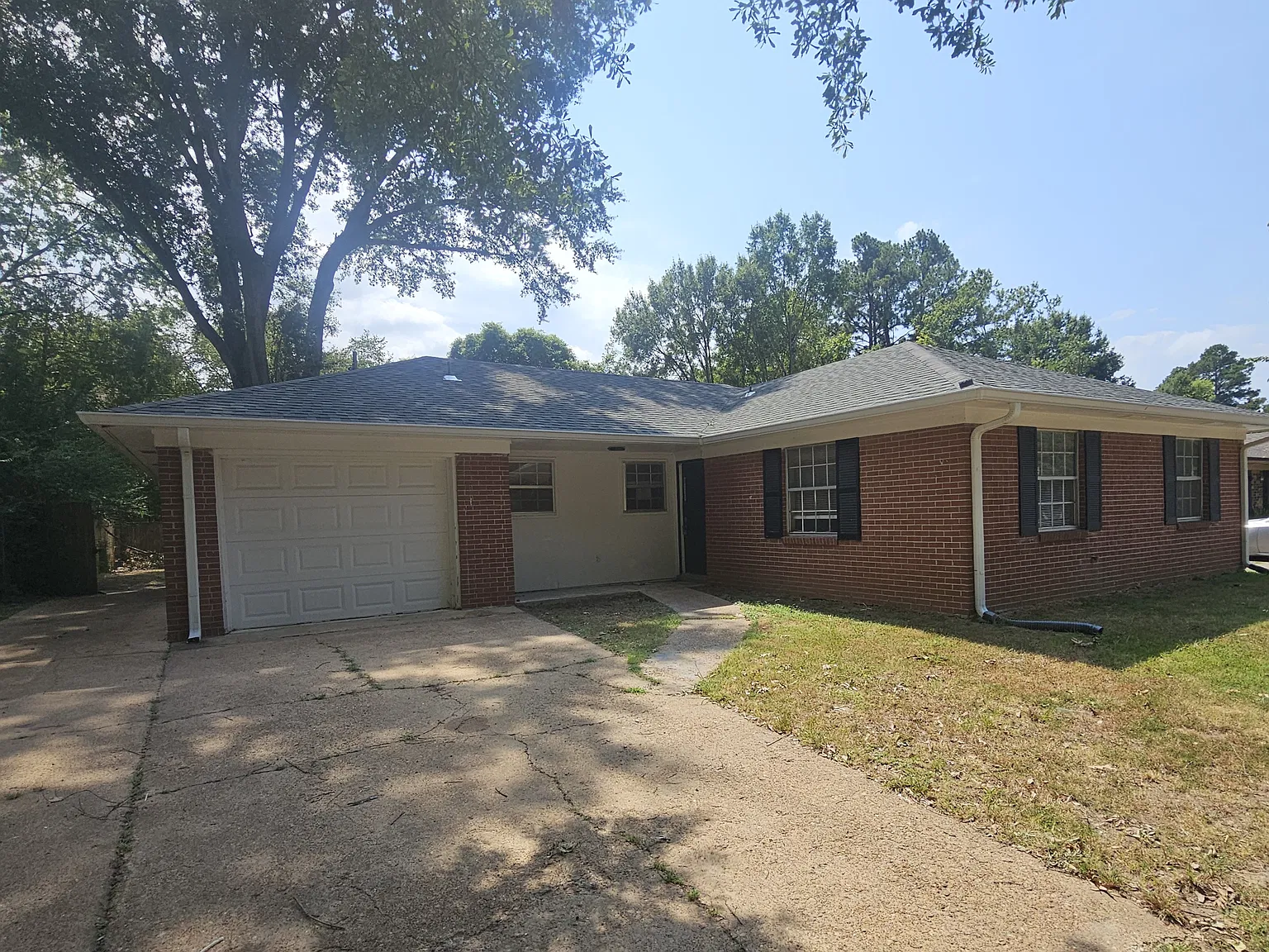 4 bed, 1400 sqft, $1,750 — Photo 2