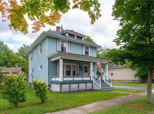 4 Pershing Ave, Lancaster, NY 14086