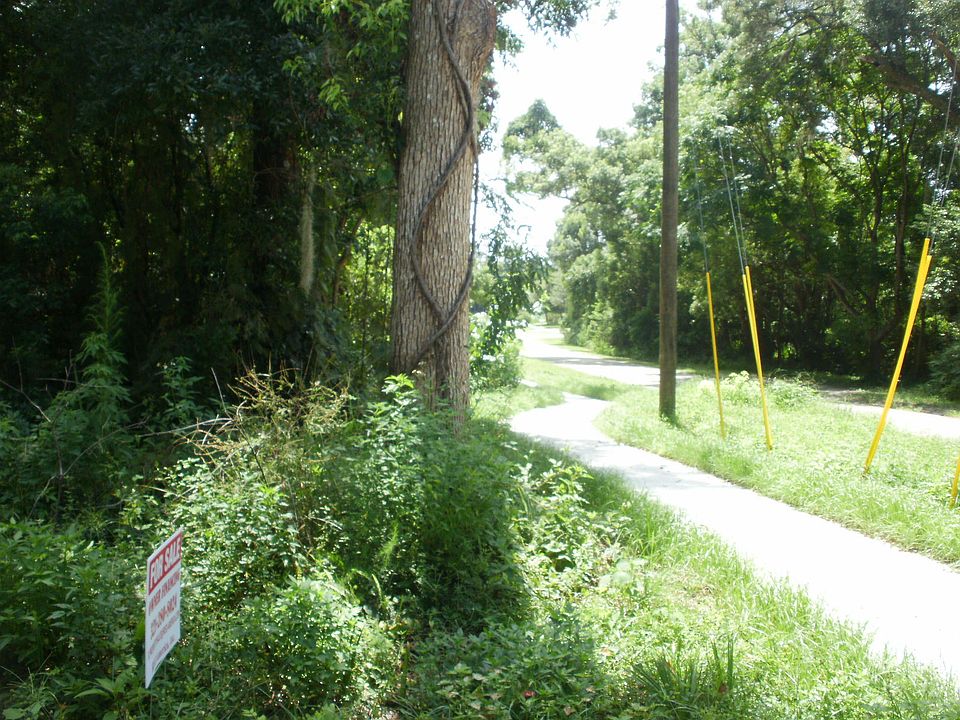 2nd image of E Cherokee Ave