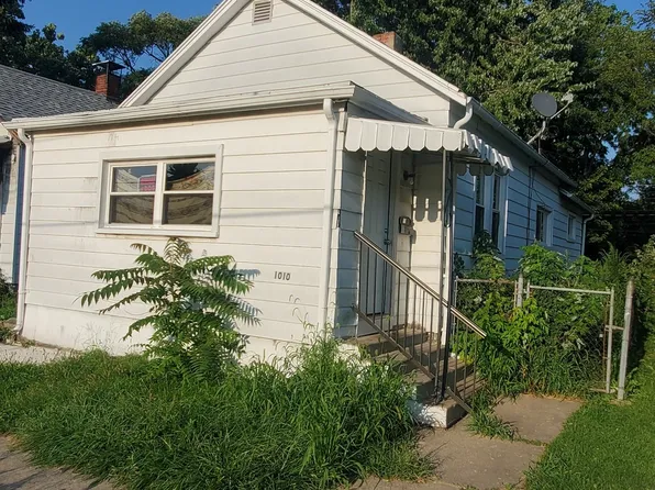 1010 N 5th St, Champaign, IL 61820