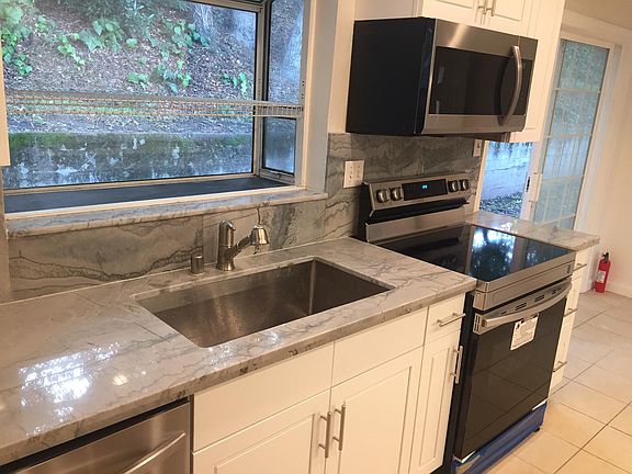 3rd image of 1723-1725 Sequoia Ave