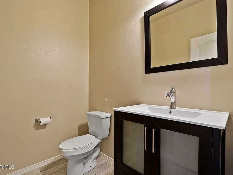 3921 Desert Dunes Dr — Photo 9
