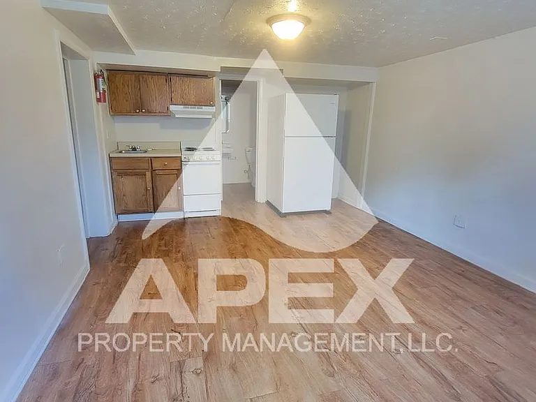 Springdale Apartments — Photo 18
