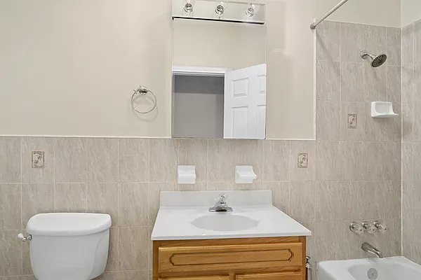 Rented by Compass | media 13