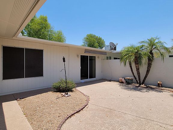 3rd image of 10545 W Palmeras Dr