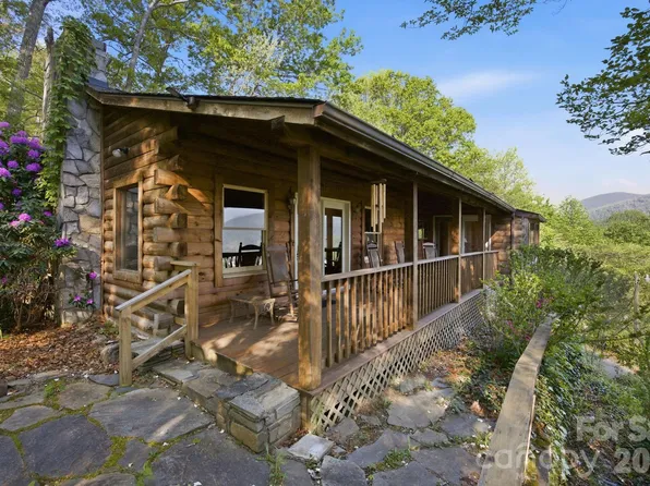 75 Red Oak Ln, Waynesville, NC 28786