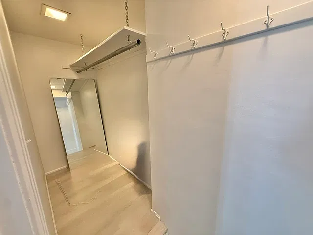 2 bed, 745 sqft, $5,650 — Photo 3