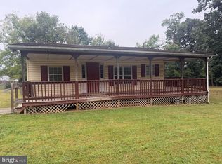 373 Potomac Blvd, Falling Waters, WV 25419