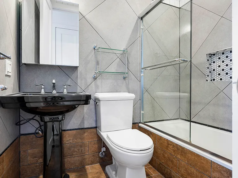 133 23rd St #3B — Photo 9