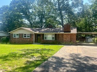 305 Woodland Dr, Mauldin, SC 29662