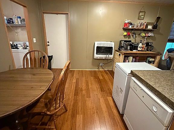 5th image of 6415 Nile Rd