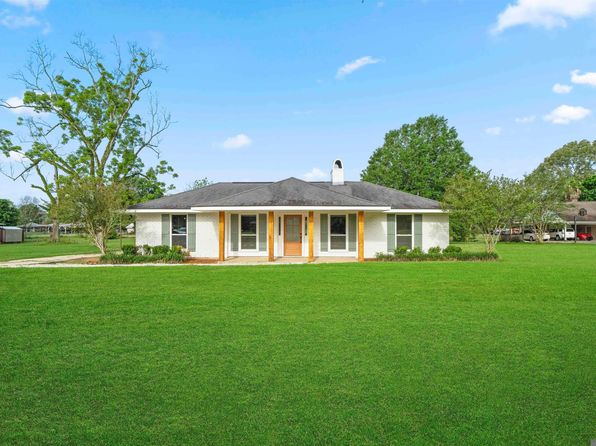 23045 Elberta Ln, Zachary, LA 70791