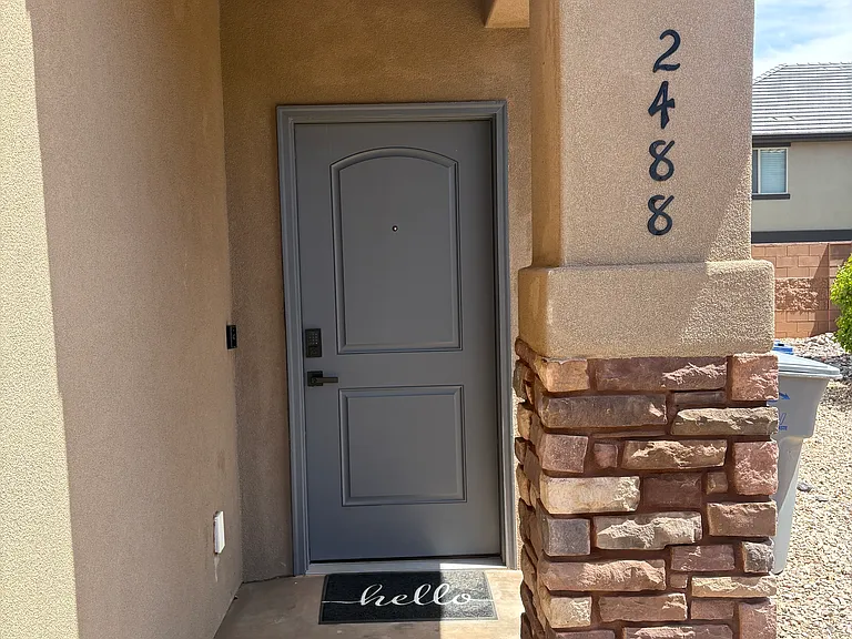 2488 Manzoni Rd — Photo 2