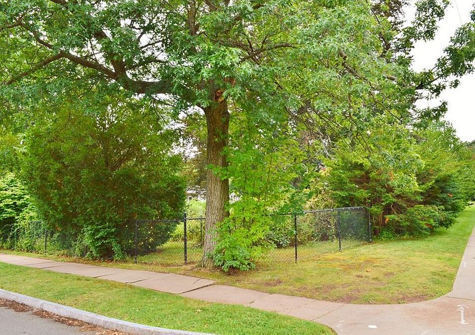 2nd image of 1225 Boulevard