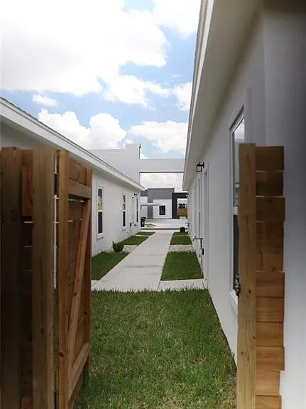 116 W Campeche Ave #4 — Photo 4