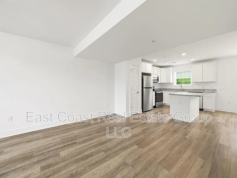 8780 Hillside Way — Photo 7