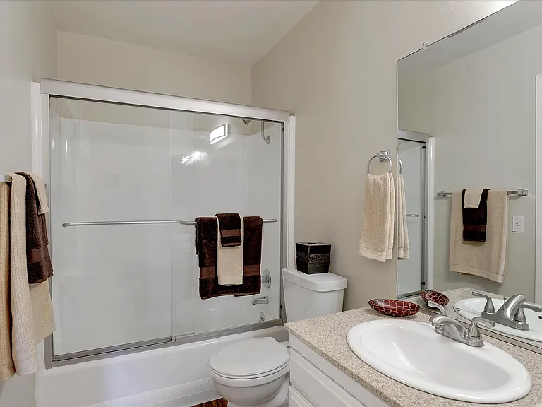 One Bedroom Bath