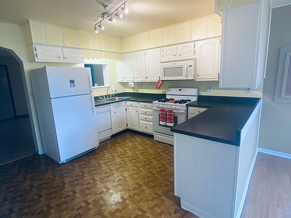 5th image of 213 South St