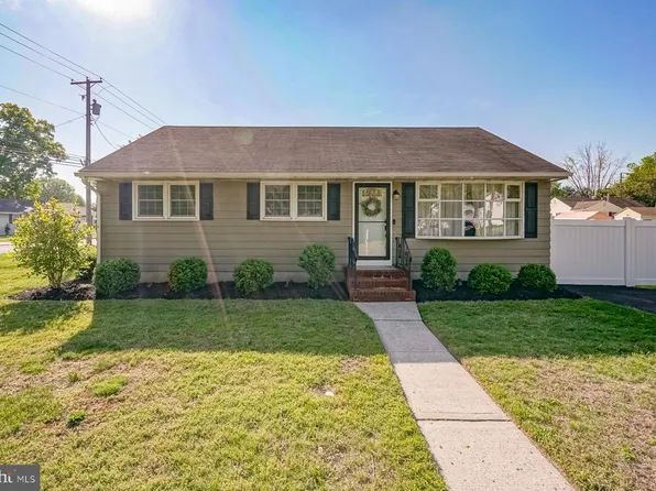20 Aspen Dr, Pennsville, NJ 08070