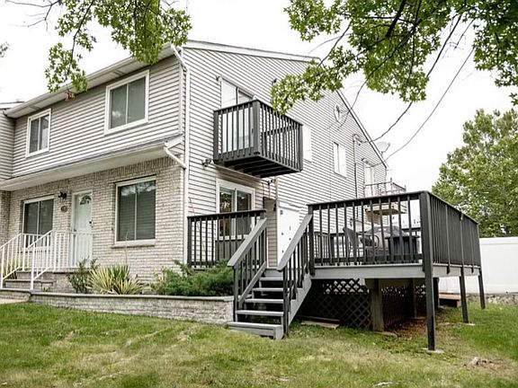 2nd image of 749 Ramona Ave #749