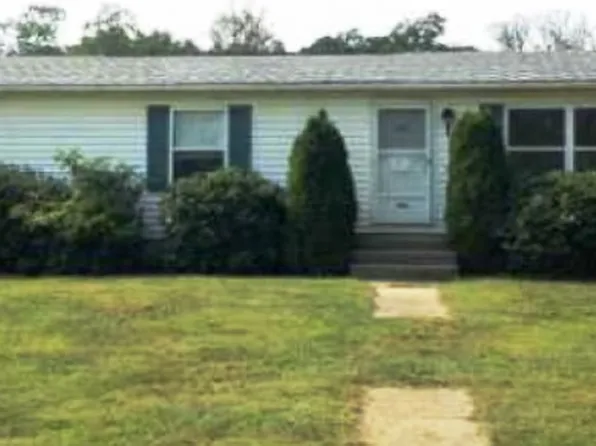 483 Washington Dr, Walnutport, PA 18088