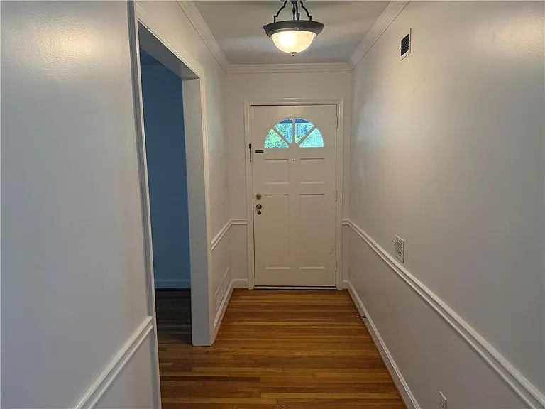 6651 Castleton Dr — Photo 6