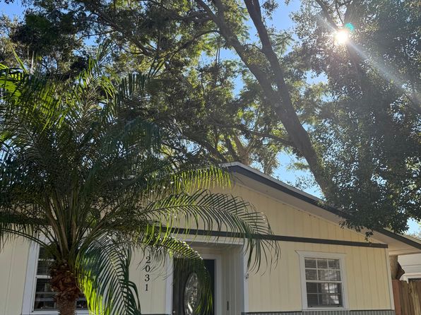 2031 Charter Oaks Dr