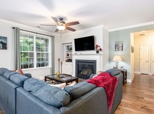 6 Pebble Rd #C1-7305, Woodland Park, NJ 07424