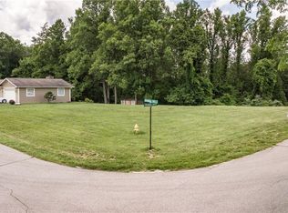 Granada Dr, Parkersburg, WV 26104