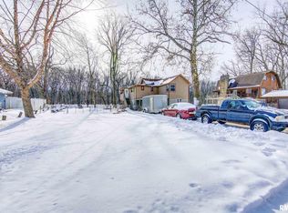 2121 Swan Dr, Camanche, IA 52730