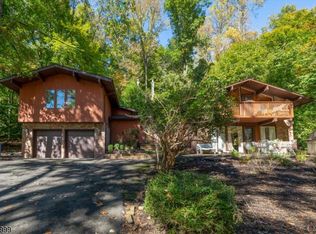 77 Old Somerset Rd, Watchung, NJ 07069