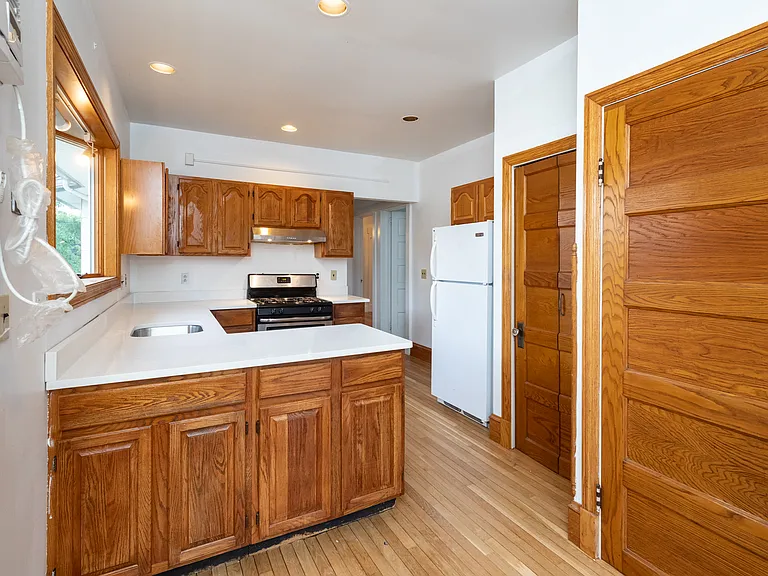 333 Montgomery St #2 — Photo 2