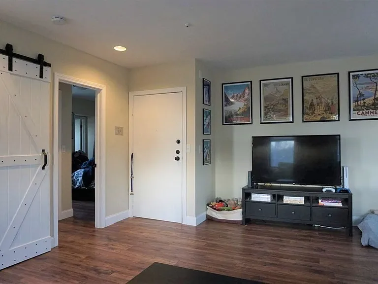 2 Cypress Rd #205 — Photo 2
