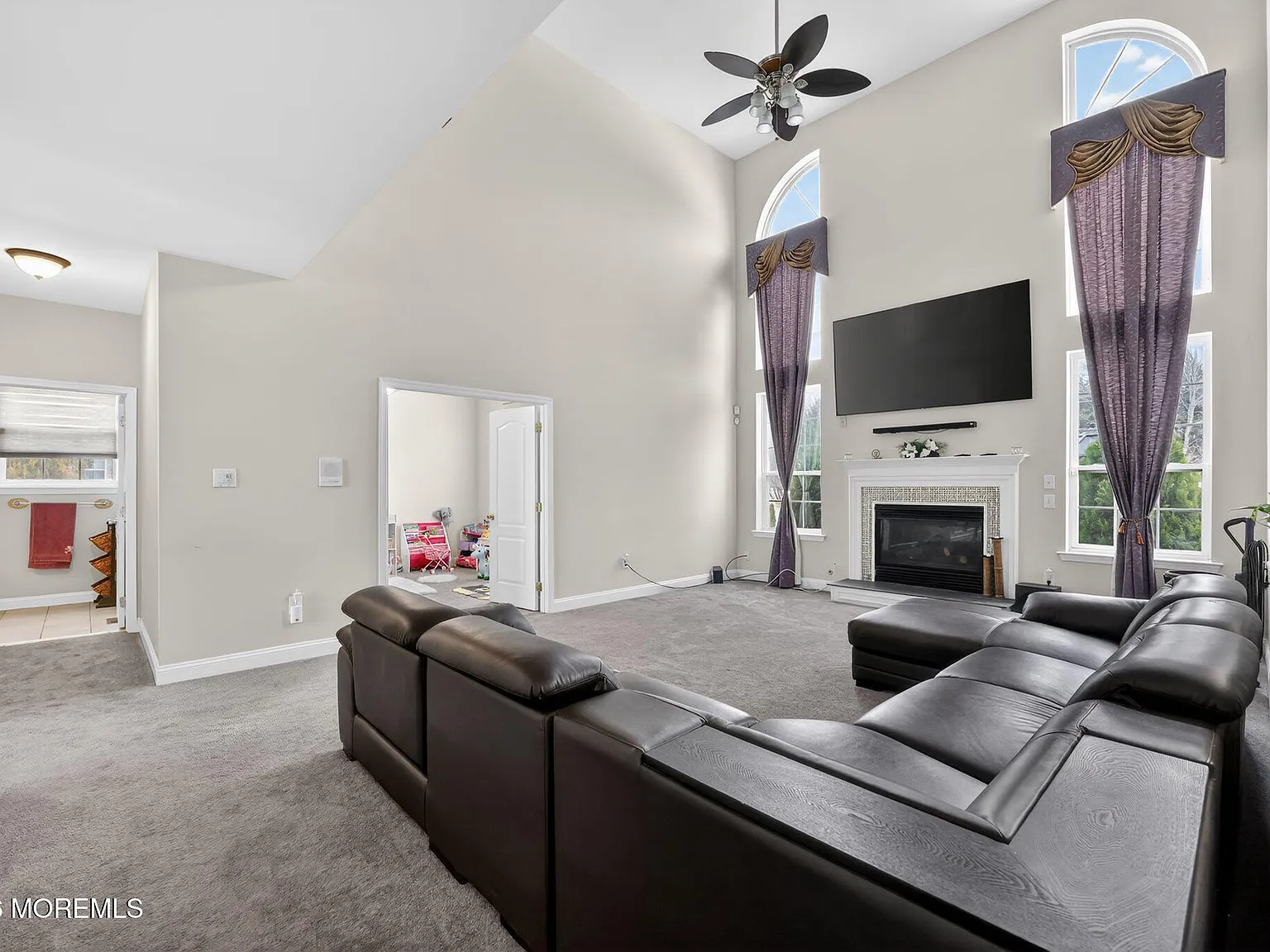 4 bed, 3929 sqft, $5,000 — Photo 4
