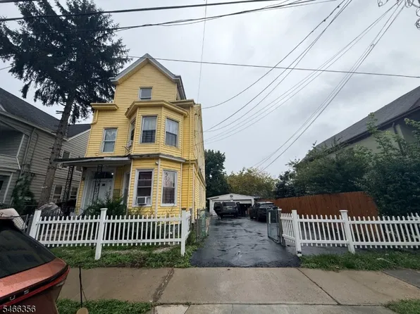 249-253 Temple St, Paterson City, NJ 07522