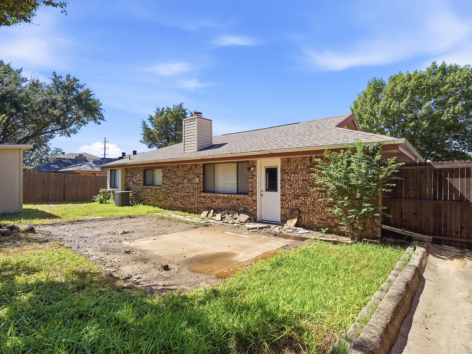 3 bed, 1574 sqft, $2,350 — Photo 3