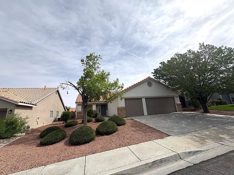 688 Pansy Pl — Photo 29