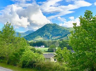 145 Carsen Loop, Waynesville, NC 28785