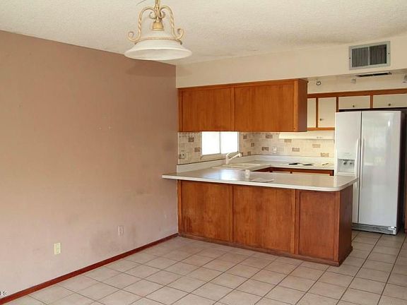 4th image of 2134 W Willow Ave