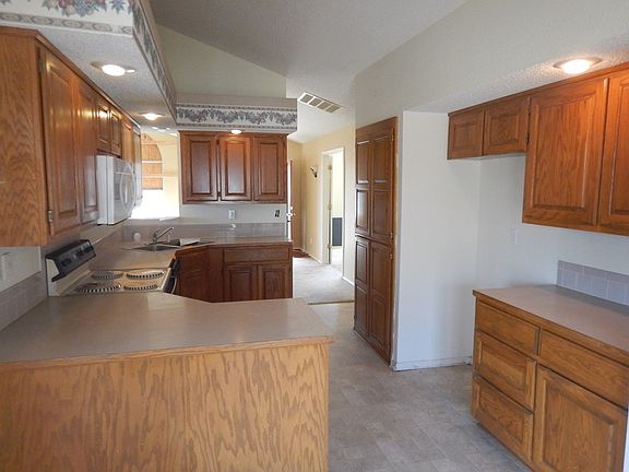 3rd image of 1 Tormarton Ln