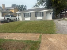 930 Forrest Ave, Memphis, TN