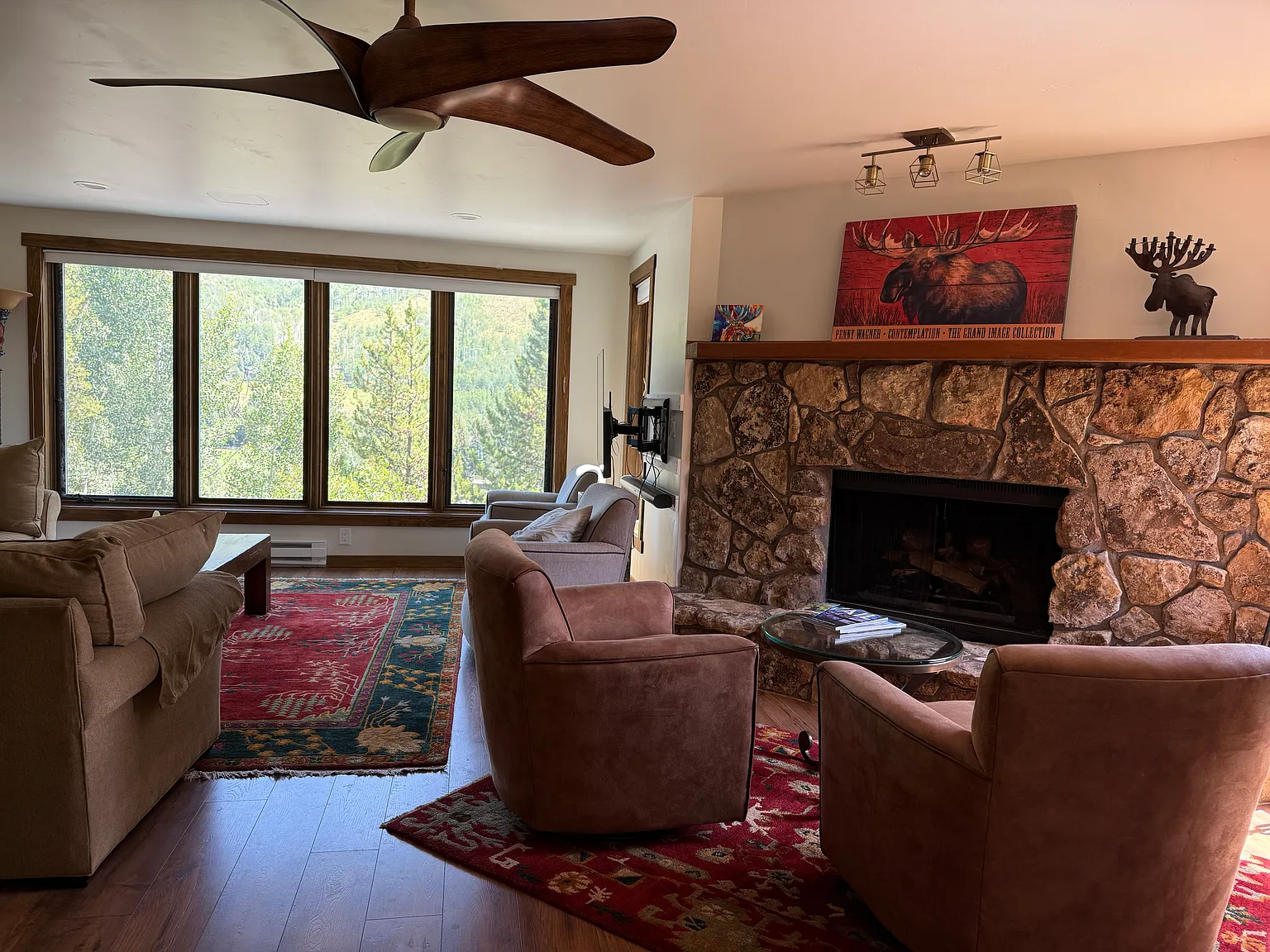 3 bed, 3.5 bath, 2045 sqft, $6,550 — Photo 2