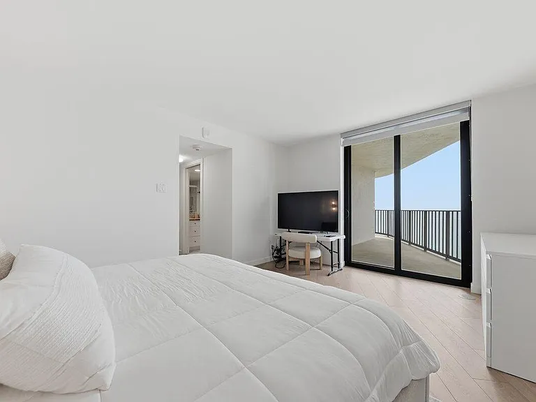 5420 N Ocean Dr #1702 — Photo 13