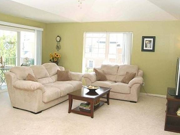 2nd image of 778 Amberly Dr