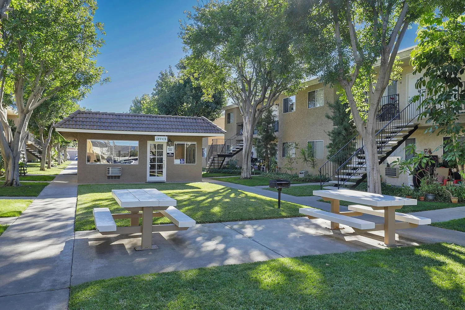 Mission Villa Apartments — Photo 3
